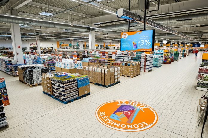 Interiourl magazinului Auchan Discount