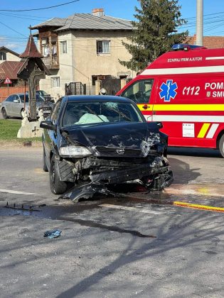 masina implicata in accident