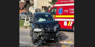 masina implicata in accident