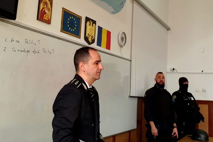 politisti prahoveni prezentare liceu