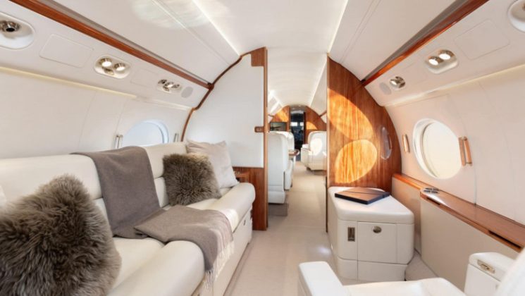 avion iohannis emiratele arabe