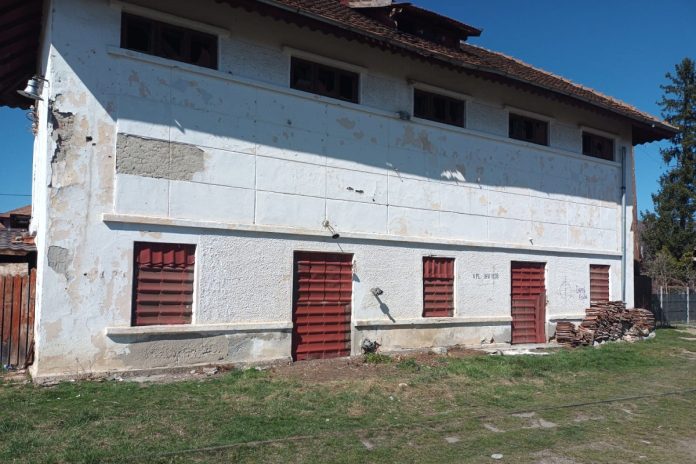 cladire parasita cfr maneciu cladire parasita cfr maneciu