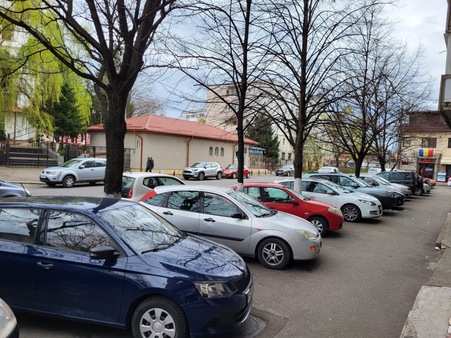 Mașini văruite pe strada Nicolae Titulescu Ploiești