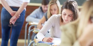 elevi care dau examen