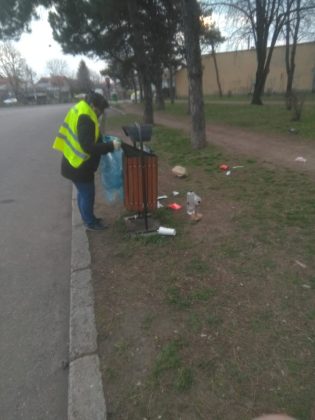 mizerie si gunoi sala sporturilor ploiesti