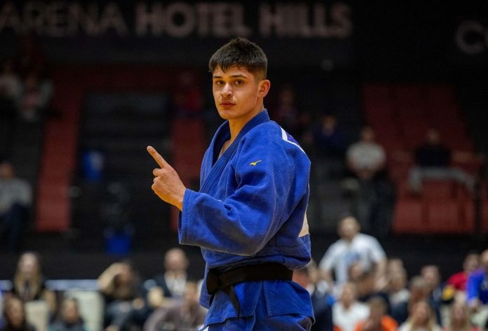 rares arsenie campion judo CSM Ploiesti Rareş Arsenie, sportivul secţiei de judo a CSM-CFR-CSŞ Ploieşti, a cucerit medalia de aur a categoriei „90 kg”
