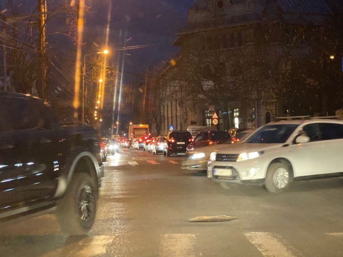 trafic de cosmar in ploiesti din cauza unor lucrari de asfaltare (3) trafic aglomerat ploiesti lucrari asfaltare