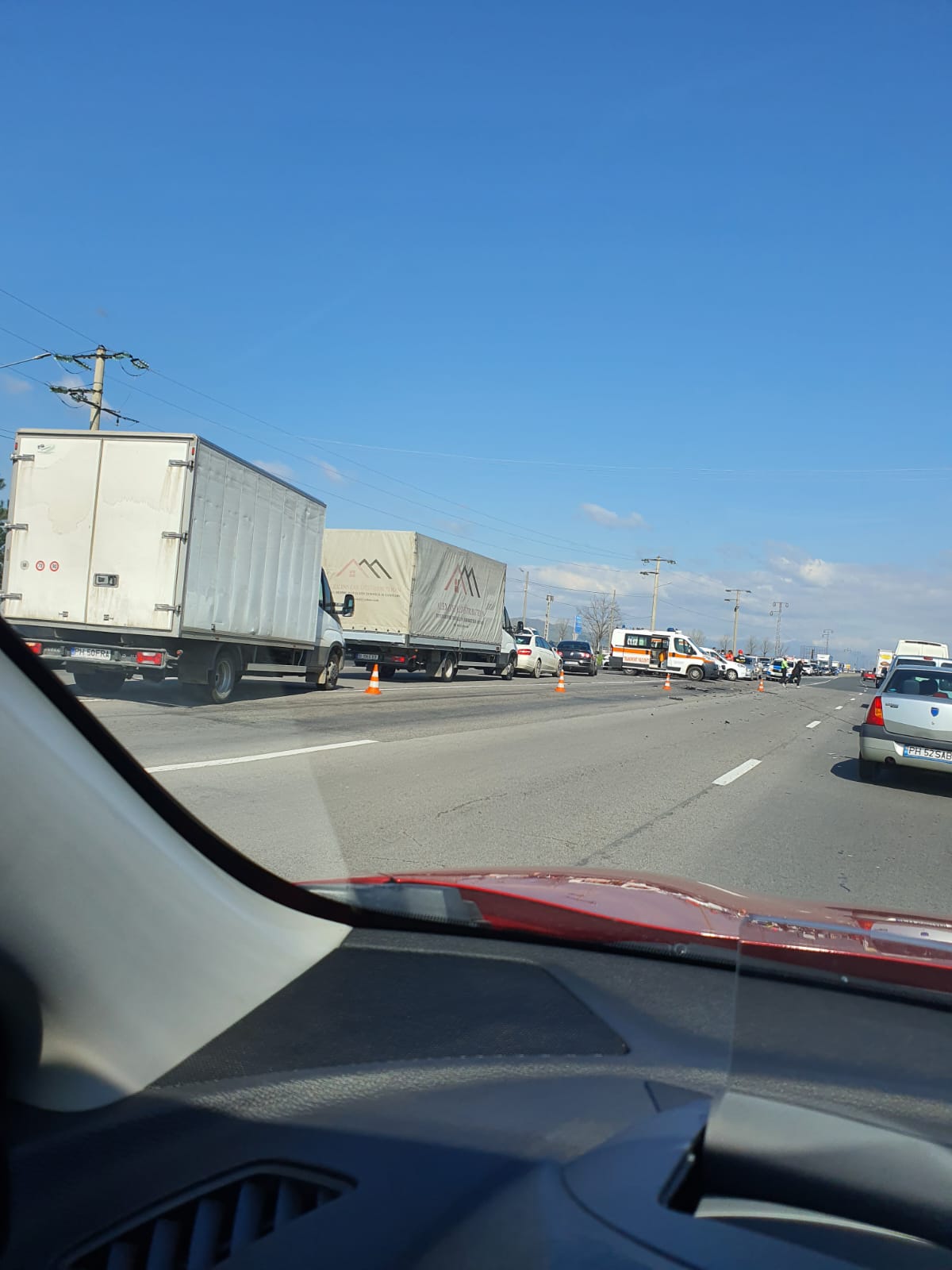 Șofer rănit într-un accident pe dn1