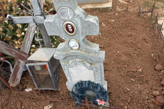 mormant cimitir viisoara