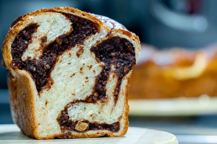 Cozonac cu nucă cum se face cozonacul cu nucă - restaurant Bulevard