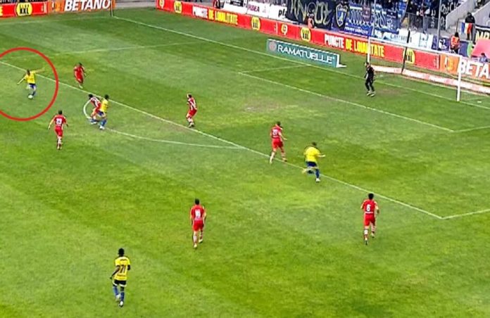 Budescu în meciul Petrolul - Mioveni