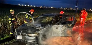 incendiu autoturism