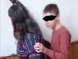 Elevul o batjocoreste pe profesoara