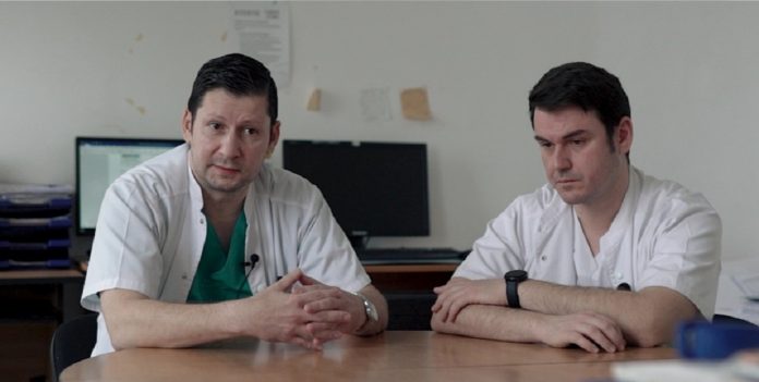 Medicii urologi Valentin Sabau si Mihai Stancioiu
